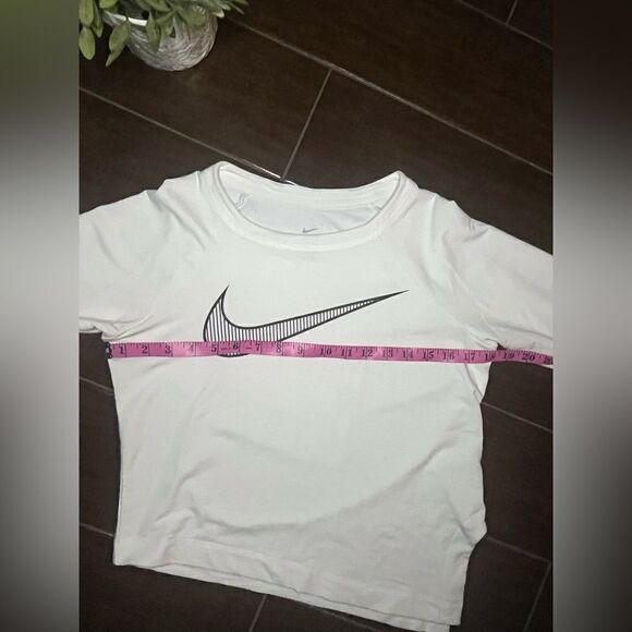 Nike dri fit white training cropped top sz small - Picture 8 of 10